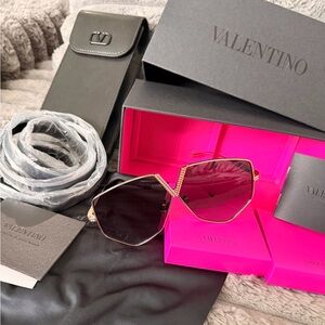 VALENTINO V-HEXAGON VLS-115A GREY TITANIUM WOMEN VALENTINO SUNGLASSES.